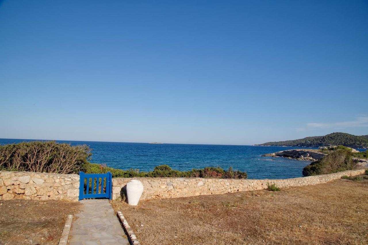 Aroura Homes 4Br Beachfront Villa Spétses Exterior foto