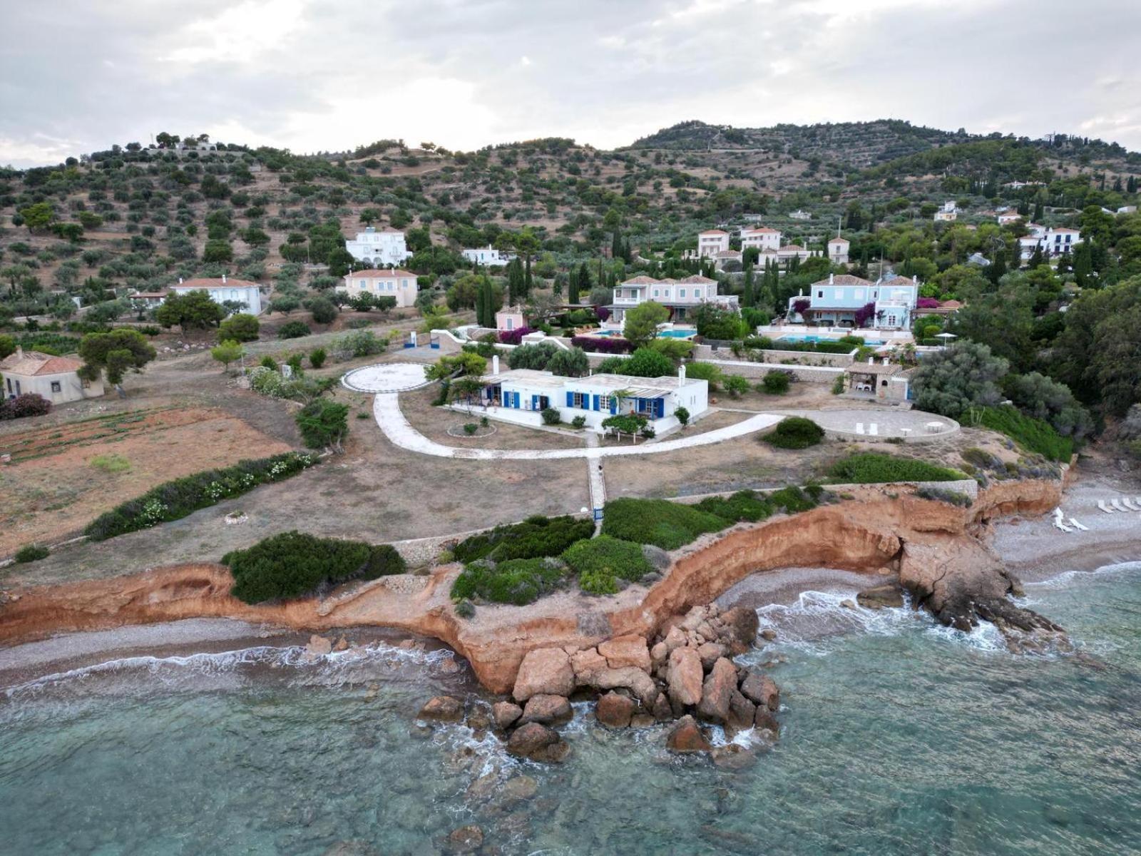 Aroura Homes 4Br Beachfront Villa Spétses Quarto foto